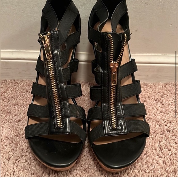 💕 STEVE MADDEN 8.5 CORK Wedges gold zipper up the front nice like new open toe - Picture 3 of 5